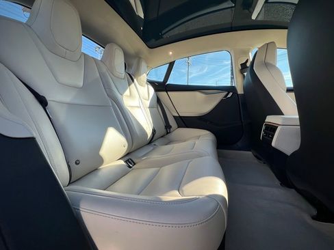 Used 2018 Tesla Model S 100D image 29