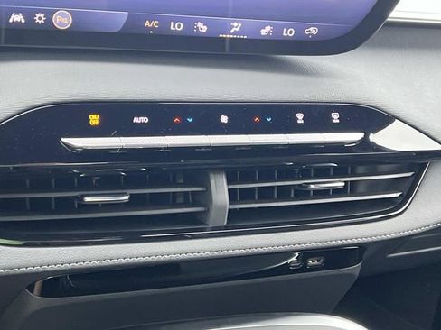 Used 2026 Buick Enclave Preferred w/ Power Package image 21