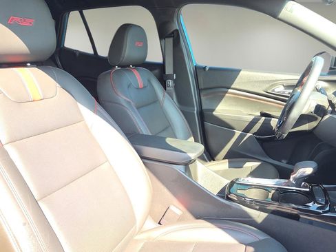 Used 2025 Chevrolet Trax RS w/ Sunroof Package image 16