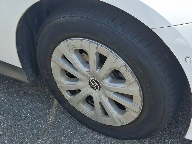 Used 2019 Toyota Prius LE FWD image 5