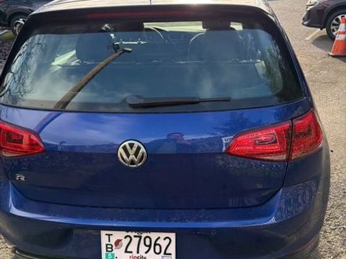 Used 2017 Volkswagen Golf R 4-Door image 21