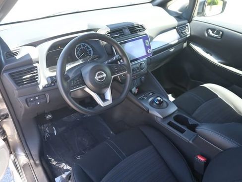 Certified 2025 Nissan Leaf S FWD image 12