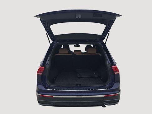 Used 2022 Volkswagen Tiguan SE AWD/4WD image 14
