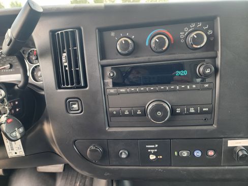 New 2024 Chevrolet Express 3500 w/ Power Convenience Package image 32