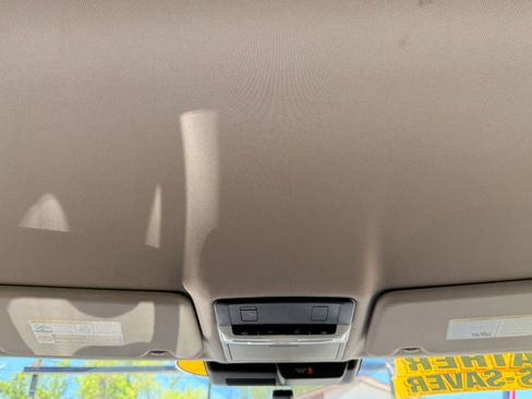 Used 2024 Mitsubishi Outlander FWD image 15