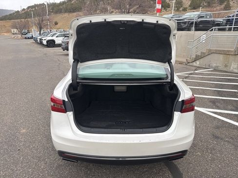 Used 2016 Toyota Avalon XLE image 10