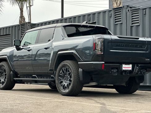 Used 2025 GMC Hummer EV 3X w/ LPO, Dark Essentials Package image 3