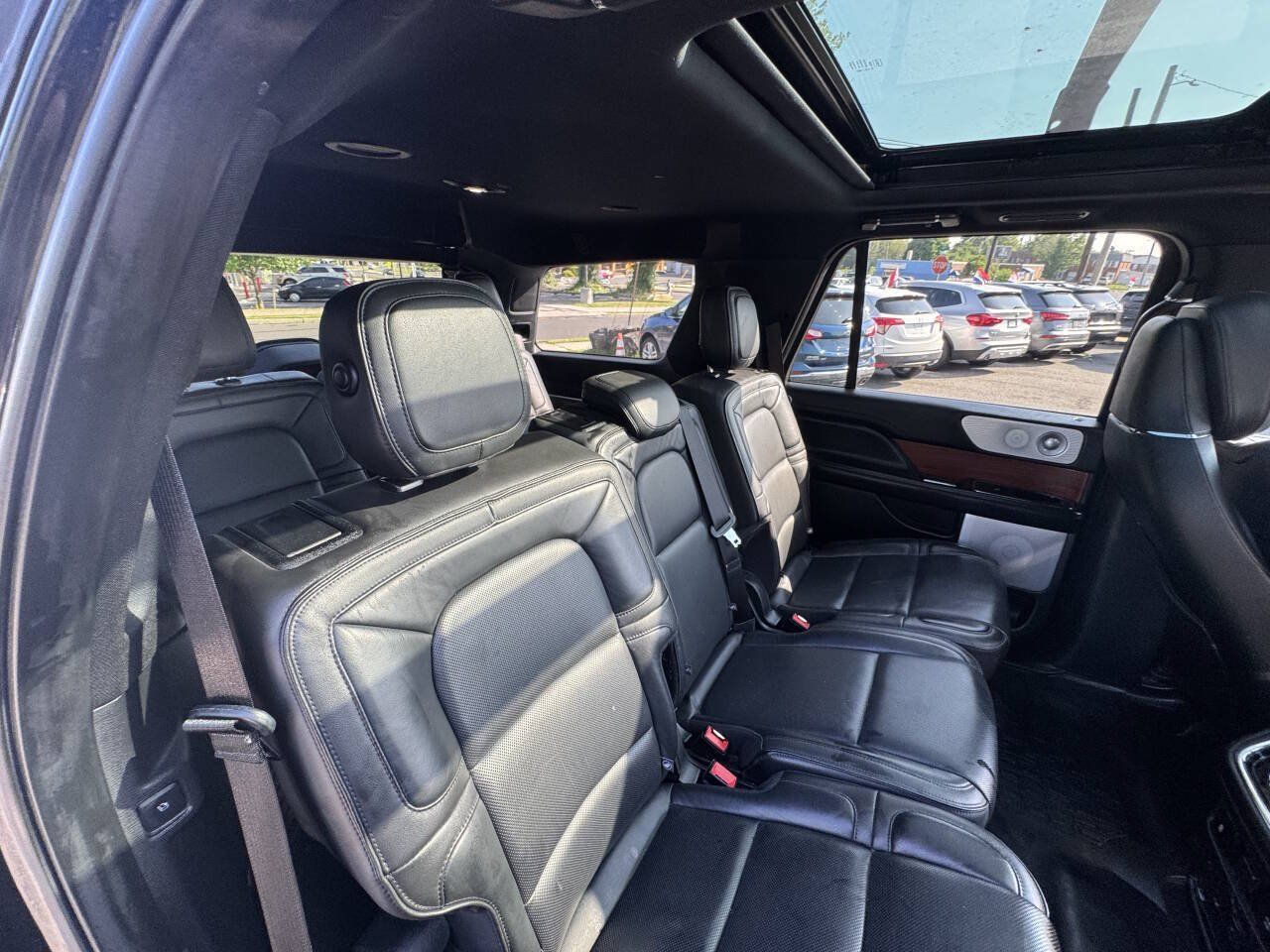 Used 2018 Lincoln Navigator Reserve w/ Technology Package AWD/4WD image 31