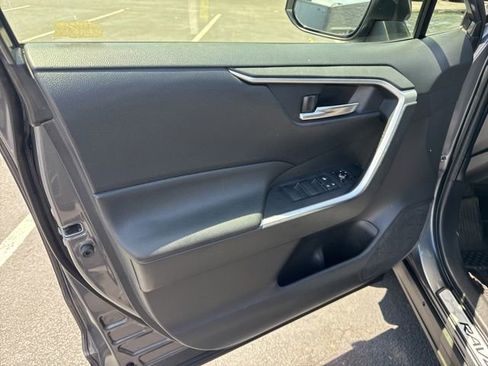 Used 2021 Toyota RAV4 XLE w/ Convenience Package AWD/4WD image 12