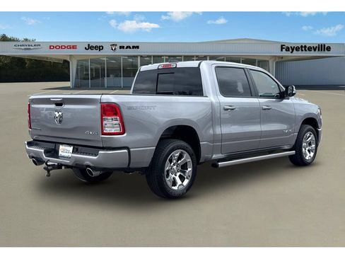 Used 2022 RAM 1500 Big Horn AWD/4WD image 3