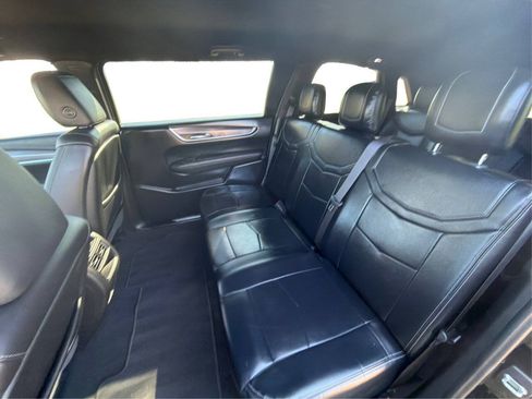 Used 2021 Cadillac XT5 Luxury AWD/4WD image 36