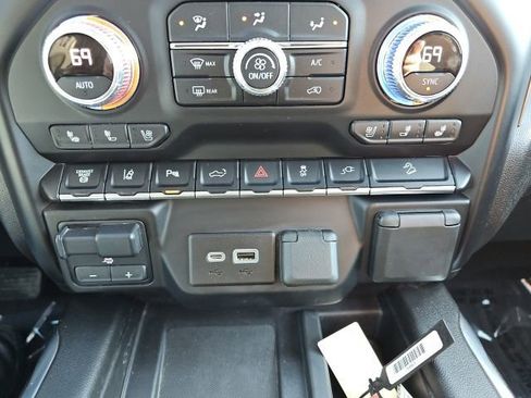 Used 2022 GMC Sierra 3500 Denali w/ Denali Ultimate Package image 20