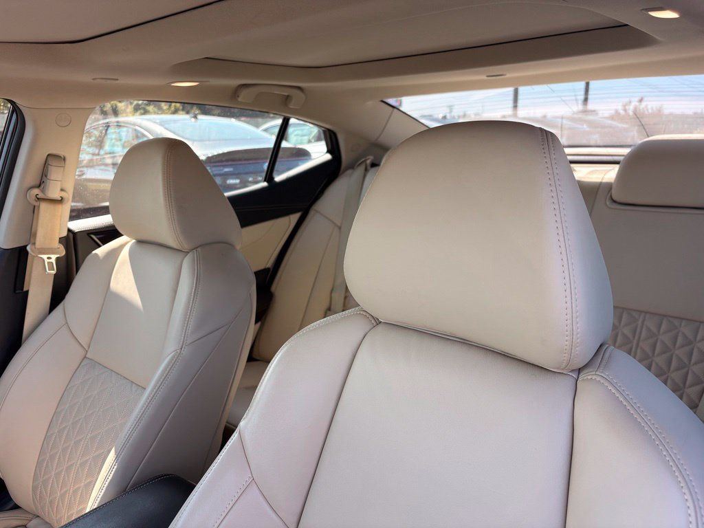 Used 2019 Nissan Maxima Platinum w/ Sport Mat Group FWD image 22