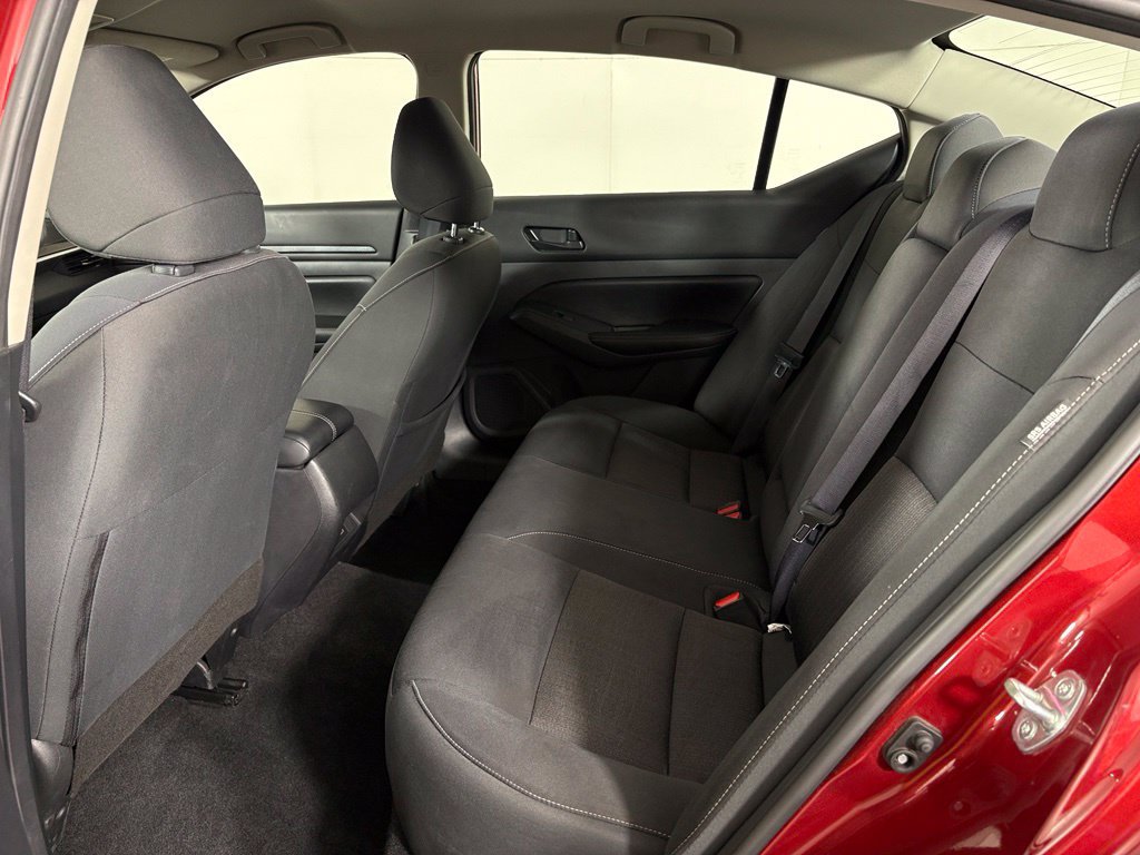 Used 2024 Nissan Altima 2.5 SV FWD image 34
