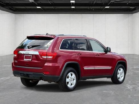 Used 2012 Jeep Grand Cherokee Laredo w/ Laredo E Group AWD/4WD image 5