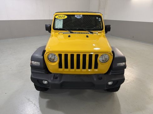 Used 2018 Jeep Wrangler Unlimited Sport S AWD/4WD image 3