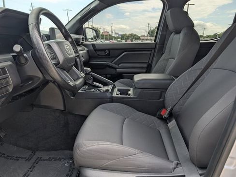 Used 2025 Toyota Tacoma SR5 AWD/4WD image 26
