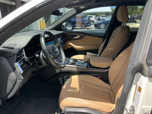 Used 2023 Audi Q8 Premium AWD/4WD image 5
