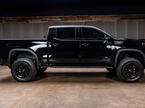 Used 2024 GMC Sierra 1500 AT4 w/ AT4 Preferred Package image 11
