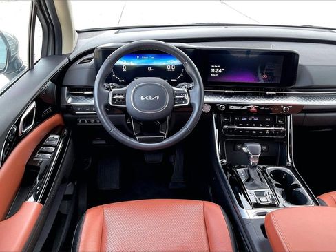 Certified 2024 Kia Carnival SX Prestige image 5