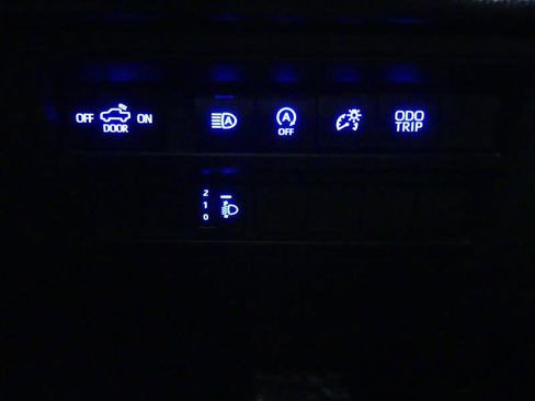 Used 2022 Toyota Tundra SR5 AWD/4WD image 18