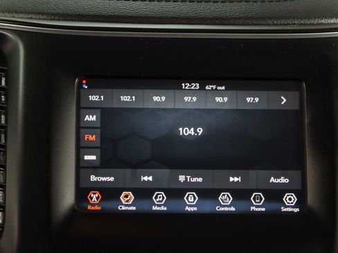 Used 2021 Jeep Cherokee Latitude Plus FWD image 19