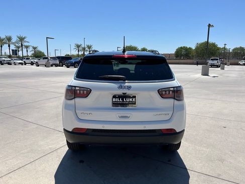 Used 2025 Jeep Compass Limited AWD/4WD image 9