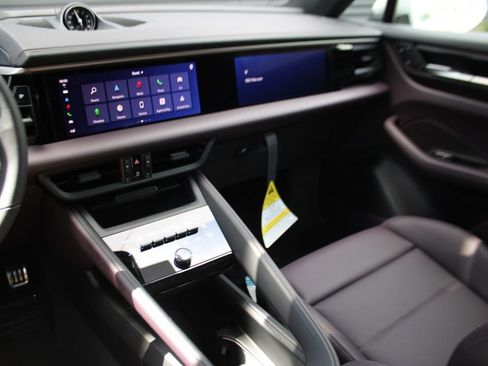 Certified 2025 Porsche Macan Electric RWD image 38