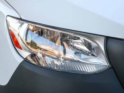 New 2024 Mercedes-Benz eSprinter 170 Cargo image 4