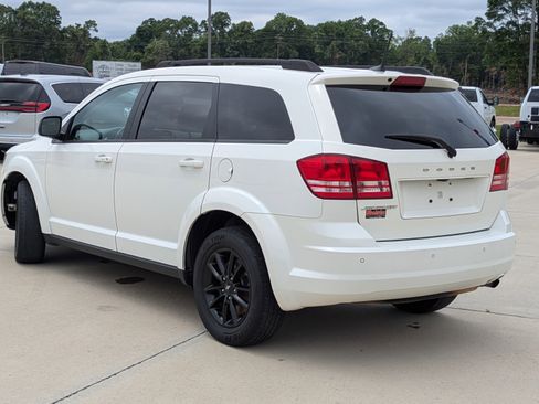 Used 2020 Dodge Journey SE w/ SE Popular Equipment Group FWD image 3