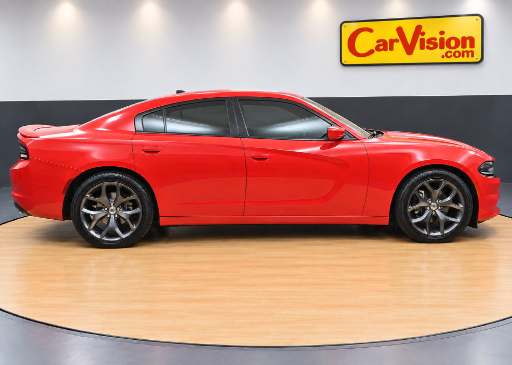Used 2017 Dodge Charger R/T w/ Premium Group RWD image 5