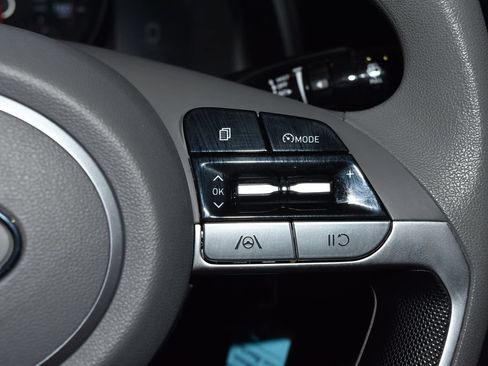Used 2021 Hyundai Elantra SE FWD image 10