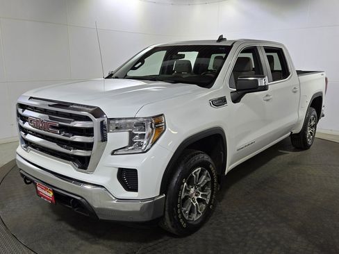 Used 2021 GMC Sierra 1500 SLE w/ Max Trailering Package image 3
