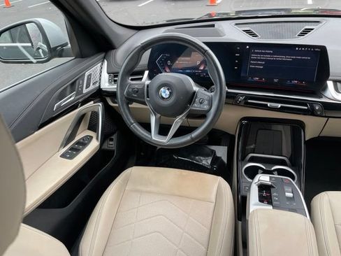 Used 2023 BMW X1 xDrive28i w/ Premium Package AWD/4WD image 9
