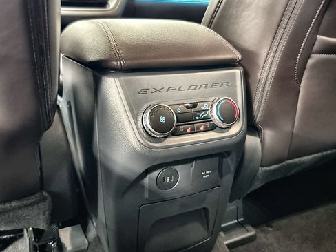 New 2026 Ford Explorer Platinum w/ LUX Leather Package AWD/4WD image 28