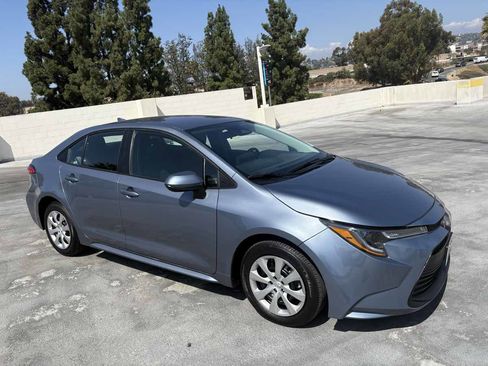 Used 2025 Toyota Corolla LE image 40