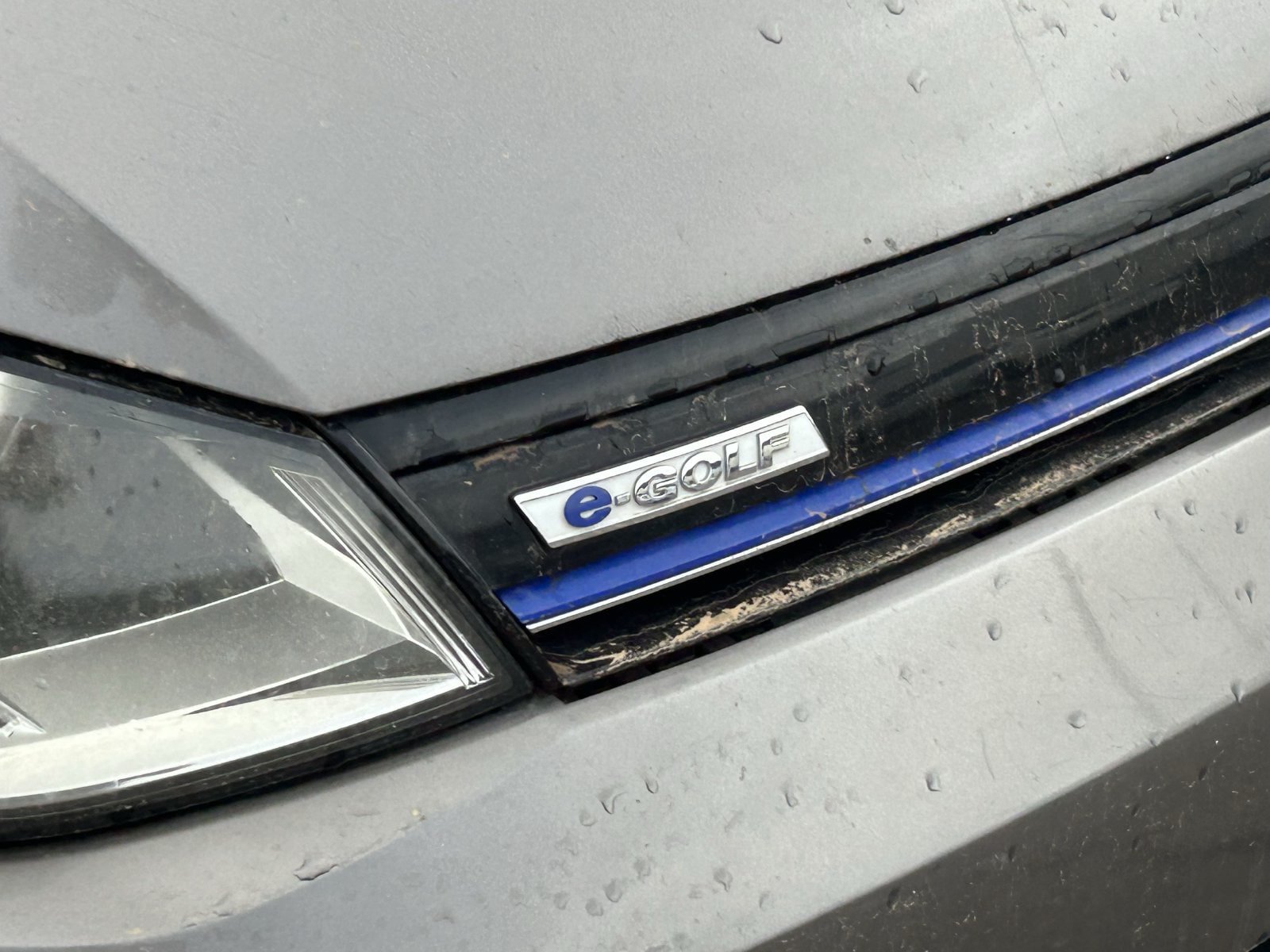 Used 2016 Volkswagen e-Golf SE w/ DC Fast Charging Package FWD image 8