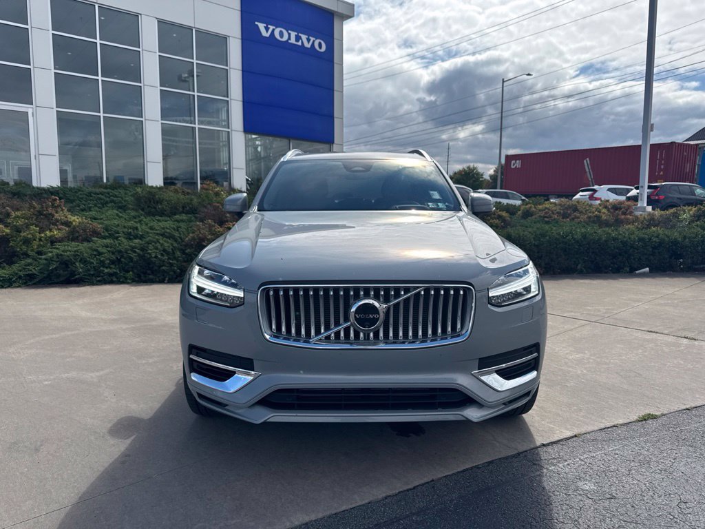 Used 2024 Volvo XC90 T8 Ultimate w/ Protection Package Premier AWD/4WD image 2