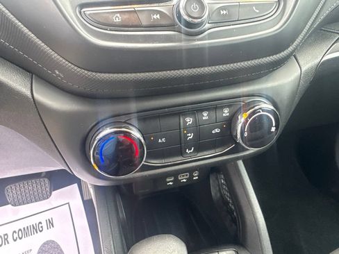 Used 2023 Chevrolet TrailBlazer LS FWD image 18