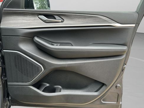 New 2026 Jeep Grand Cherokee Limited w/ Limited Altitude Package RWD image 30
