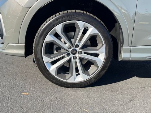 Used 2020 Audi Q3 2.0T Premium Plus w/ Premium Plus Package image 6