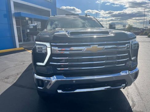 Used 2025 Chevrolet Silverado 3500 LTZ w/ LTZ Plus Package image 8