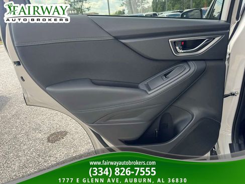 Used 2024 Subaru Forester Premium AWD/4WD image 29