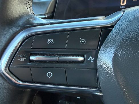 Used 2025 Chevrolet Suburban Z71 image 36