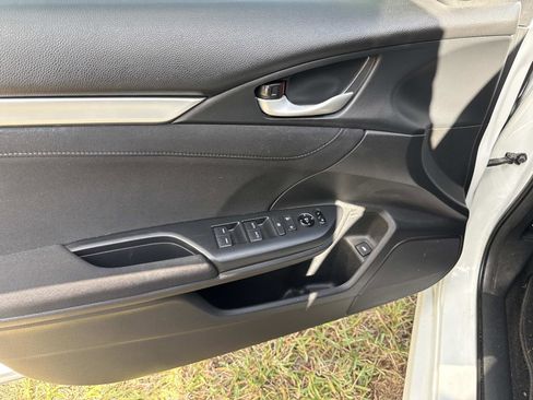 Used 2020 Honda Civic EX image 18
