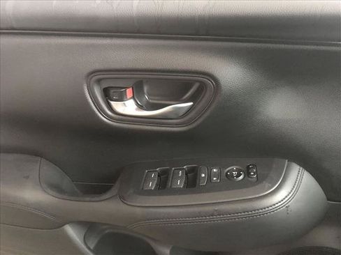 Used 2025 Honda HR-V LX image 11