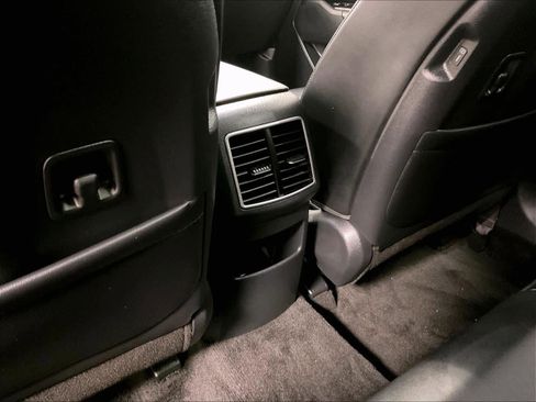 Used 2024 Kia Sportage EX w/ EX Premium Package image 28