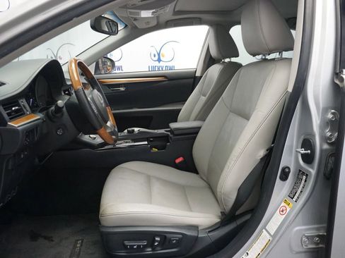 Used 2013 Lexus ES 300h image 7