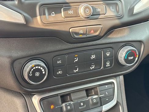 Used 2024 GMC Terrain SLE image 20