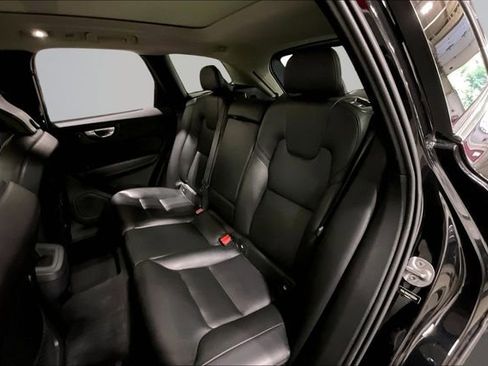 Certified 2023 Volvo XC60 B5 Core w/ Climate Package AWD/4WD image 29
